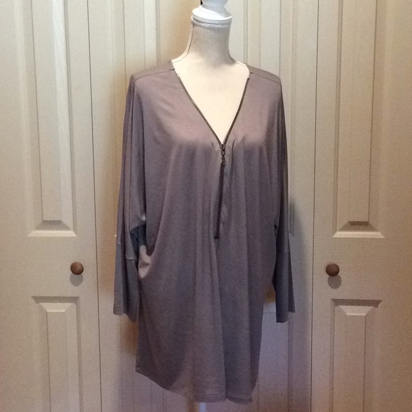 VENUS Tops - EUC VENUS 3/4 Sleeve Gray Tunic Soft & Stretchy 2X